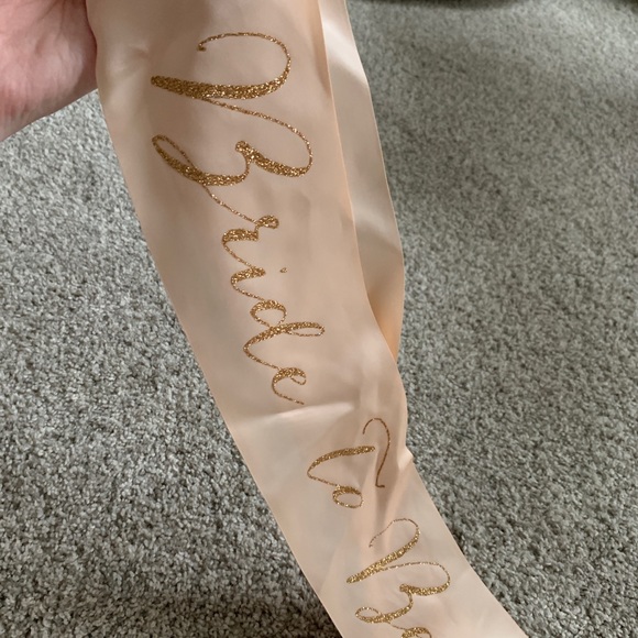 Bridal Bundle: Pink Button + Bride to Be Sash - Picture 3 of 3